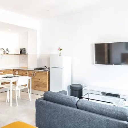 Malvarrosa Apartment *